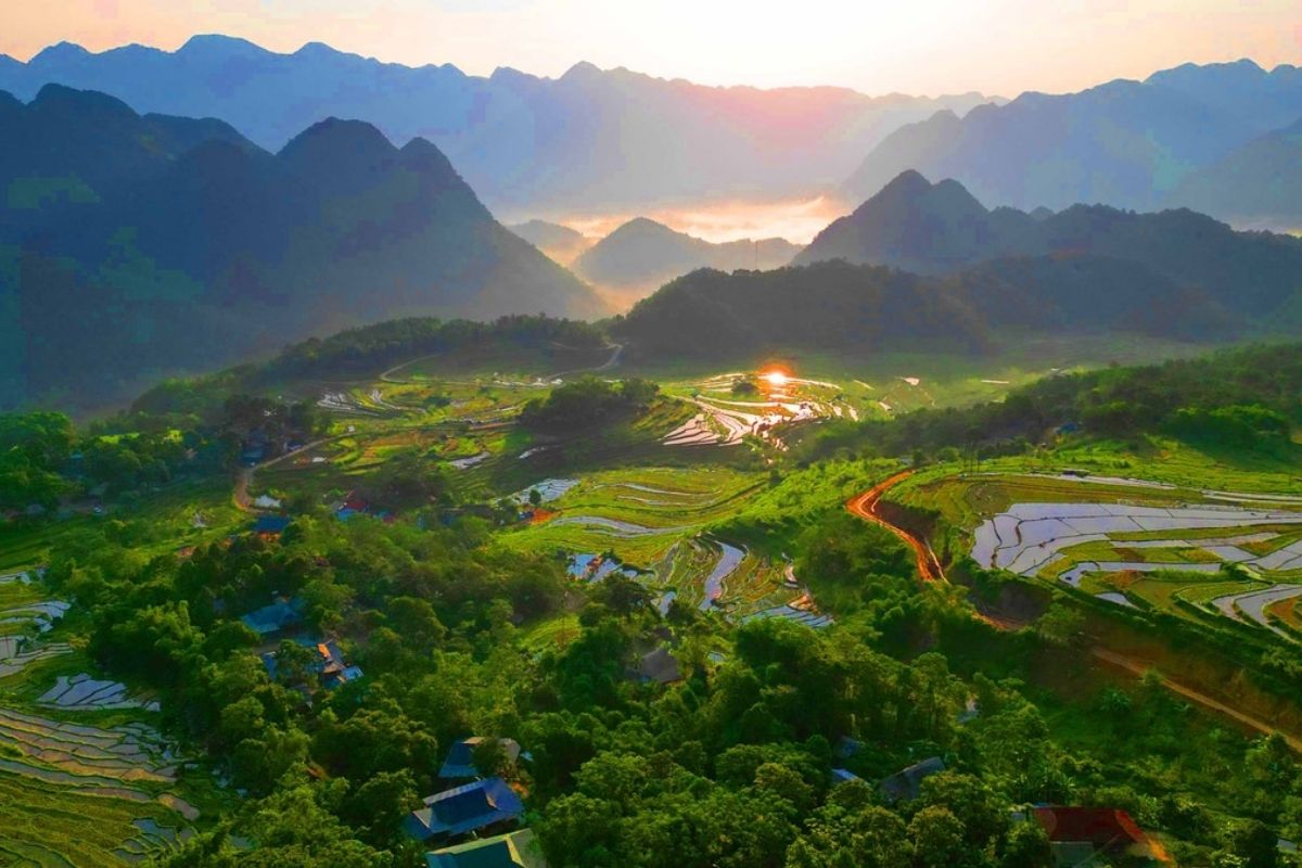 Golden Dawn on Ban Hang - Pu Luong Nature Reserve photography